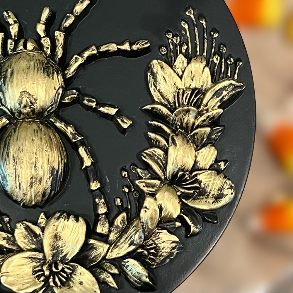 NEW Modern Alchemy Amber Wood & Oak Textured Lid Bougie Parfumee 15.1 OZ Candle - Picture 8 of 15